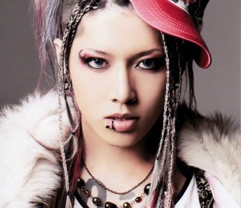 歌手のMIYAVIが映画『アンブロークン』に出演した事でネット民による「出国運動」が始まる！？