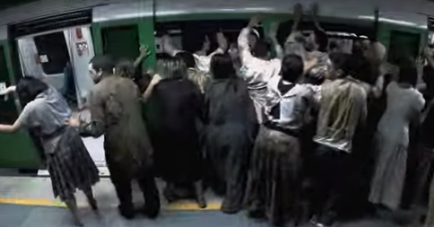 もし地下鉄でゾンビに襲われると人はどうなる？？