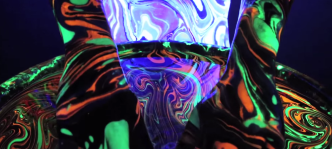 ブラックライト × ボディペイントのアートが超綺麗！！