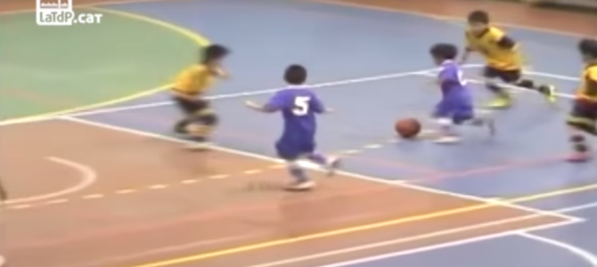 メッシの再来と言われ、世界が注目する天才サッカー少年のプレイが神！