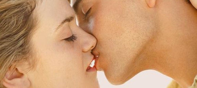 人はなぜキスをするの？性的な意味だけではなかった？？？