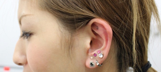 この耳ツボを押すと信じられない効果が！「神門」というツボが凄いらしい！