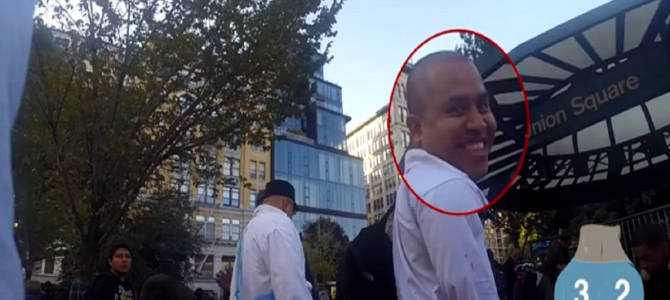 美女がピッタリパンツで街を歩くと男はどれだけお尻を見るのか? 美女がピッタリパンツで街を歩くと男はどれだけお尻を見るのか?