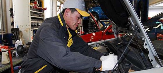 悲痛な叫びをあげているのは保育士や介護福祉士だけではない!自動車整備工の待遇改善も 悲痛な叫びをあげているのは保育士や介護福祉士だけではない!自動車整備工の待遇改善も