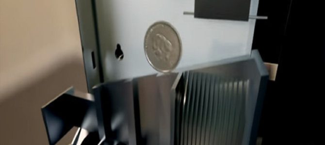 自動販売機はどうやって「偽の硬貨」を判別しているのか？