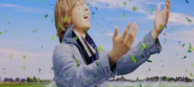 吐いて捨てる程のパクチーに溢れたカオス動画！