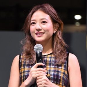 伊藤千晃がリアルスッピンの写真集の表紙公開で絶賛の嵐