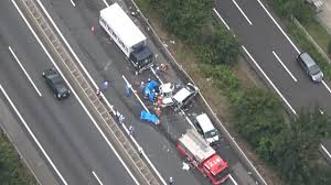 圏央道のあきる野IC（インターチェンジ）付近で玉突き事故