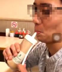 【犯人特定】松屋で客がドレッシングを一気飲みする動画が炎上