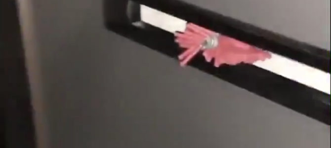 玄関ポスト爆竹動画の犯人の名前は熊田隆介！？