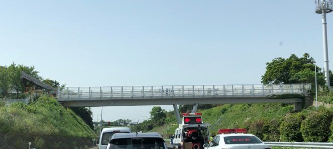 第三京浜の港北IC～保土ヶ谷IC間で飛び降り自殺