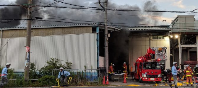 大阪府大東市御領の工場で火事