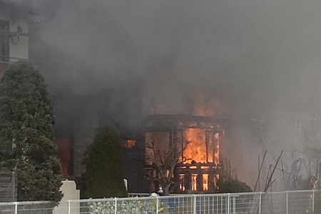 茨城県ひたちなか市で火災か　炎が上がる