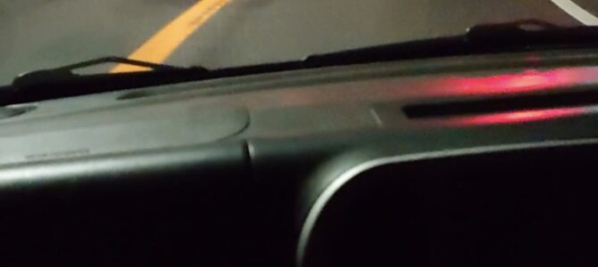 国道299号線　埼玉県飯能市で事故「東吾野駅で事故、エンジンルームにガードレール刺さる」