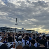 【コミケ102】午前入場組が早朝から待機列形成