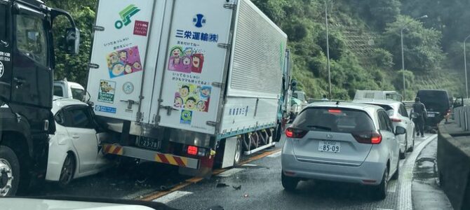 名阪国道　天理東IC付近で事故