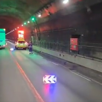 中央道 下り 恵那山トンネル内で事故