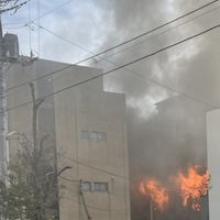 群馬県伊勢崎市　東武伊勢崎線 新伊勢崎駅近くで火事！