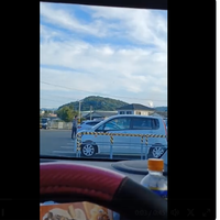 ニトリの駐車場でボール遊びをするキッズが出現