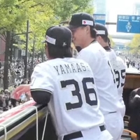 オリックス優勝パレード、FAの山崎福也に歓声
