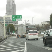 首都高速湾岸線下り 市川PA付近で事故