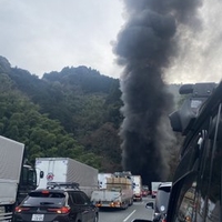 新東名　新静岡IC～新清水JCT付近で火事