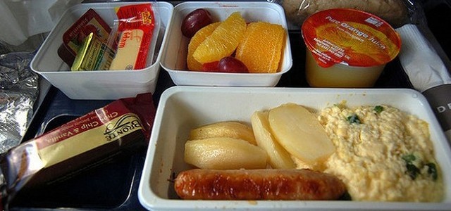 旅行にいきたくなる！　『世界の飛行機の機内食』！！