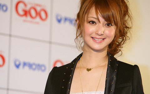 【実は楽天ファン！？】楽天ユニフォームを着ている佐々木希が可愛い♡