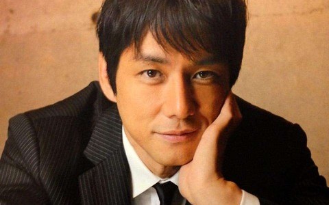 俳優の西島秀俊が一般女性との結婚を発表！！