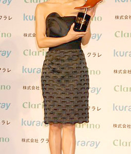 【怖い…】釈由美子がAKB48渡辺麻友風に？