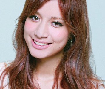 【久しぶり♡】テレビで人気だったマリエの容姿が激変しすぎ！！