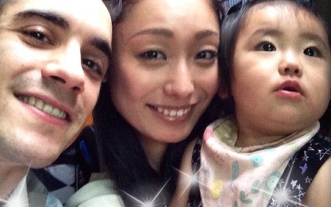 長女の顔写真を公開した安藤美姫が相次ぐ批判に猛反発