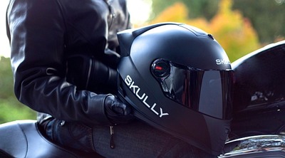 「ヤマハ製と中国製のヘルメットを鉄パイプで殴ってみた」