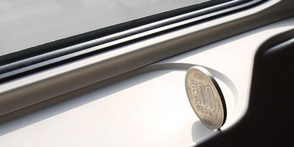 500円玉も倒れない！新型新幹線「Ｗ7系」の驚異の安定性が海外で話題に！「世界最高峰の快適さ！」