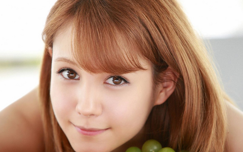 トリンドル玲奈が初の黒髪を披露！！