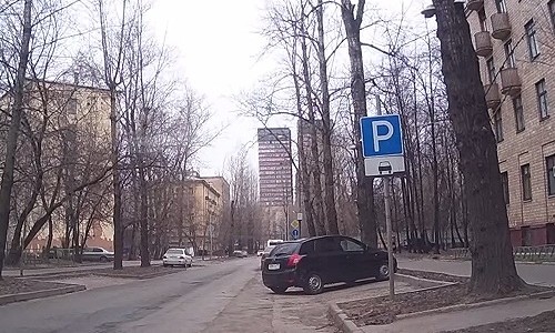 ラスト５秒で気づいた！　ここ、駐車しちゃいけない所だった！！