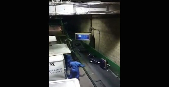 空港の荷物分別マシンの荷物の扱いが乱暴すぎる！！
