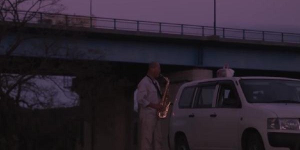 ゼロから挑戦した4ヶ月。不器用な父親が披露したサックスの音色に会場が号泣