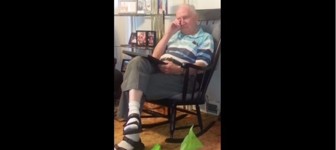 70年振りに亡き母の顔を見た83歳の男性