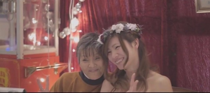 ずっと言えなかった「ありがとう」余命宣告を受けた母へ娘が贈る人前式