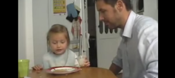 極悪なパパが娘のプリンを泥棒！驚くべきその手口とは！？