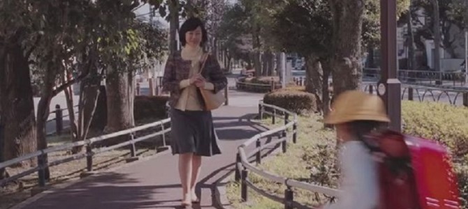 今日、結婚して家を出る娘と、見送る母との親子愛を描いたショートムービーが感動的！
