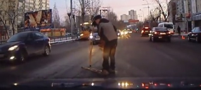 ドライブレコーダーが捉えたロシアの人々の人情に心温まる