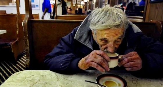 ナポリから世界中に広まった心温まる風習「保留コーヒー」が素敵