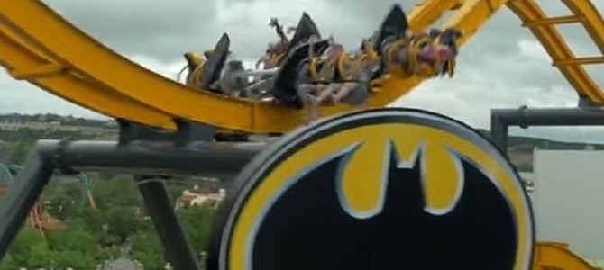 とんでもない回転っぷり！アメリカの遊園地に『バットマン』のジェットコースターが登場