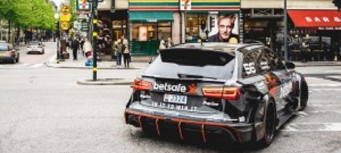 タクシーを呼んだらイカれた走り屋が来た！？950馬力の加速に乗客大喜び！