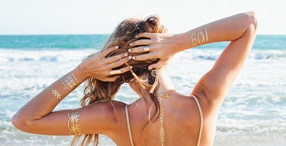 海やフェスで大活躍♡貼る新感覚アクセ“フラッシュタトゥー”が本当に可愛い