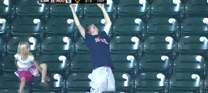 ファウルボールを手にした男性が見せた、少女ヘの対応がイケメン過ぎる