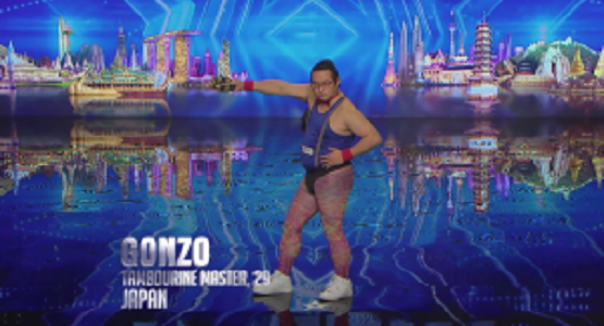 タンバリン芸人「ゴンゾー」さん、海外のオーディション番組でキレッキレのパフォーマンスを披露し会場中が爆笑の渦に！！