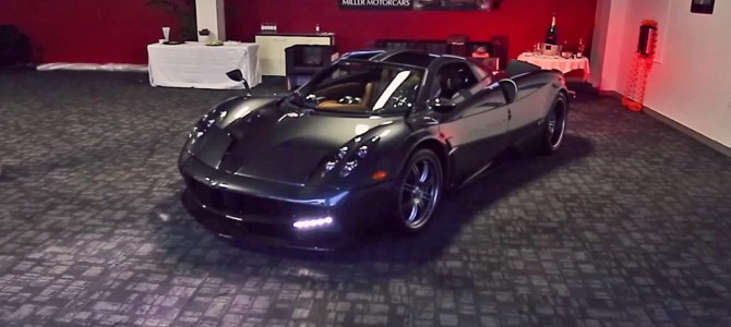 超高級スポーツカー「パガーニ」の納車の演出がスゴイ！